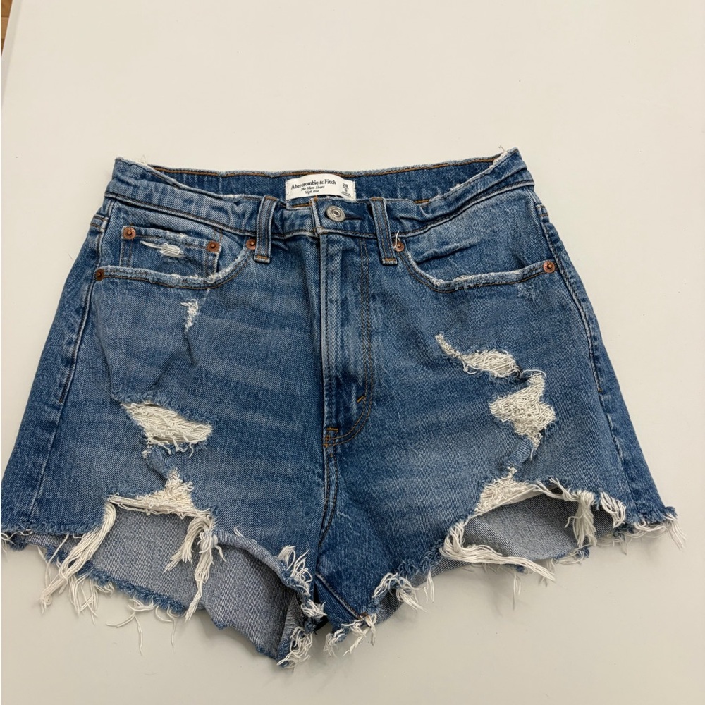 Abercrombie‎ & Fitch The Mom High Rise Distressed Blue Denim Shorts Woman’s 28/6
